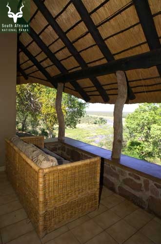 Bungalow avec vue sur la rivière au camp de Skukuza