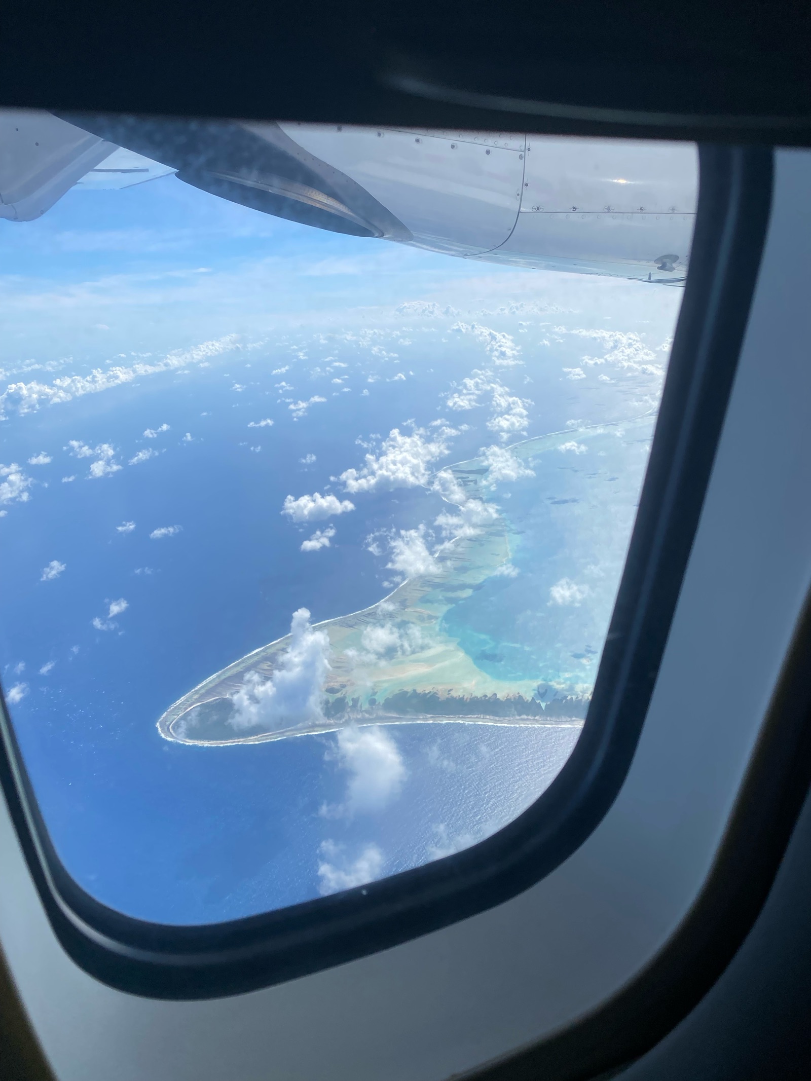Atoll de Fakarava vu du hublot de l'avion