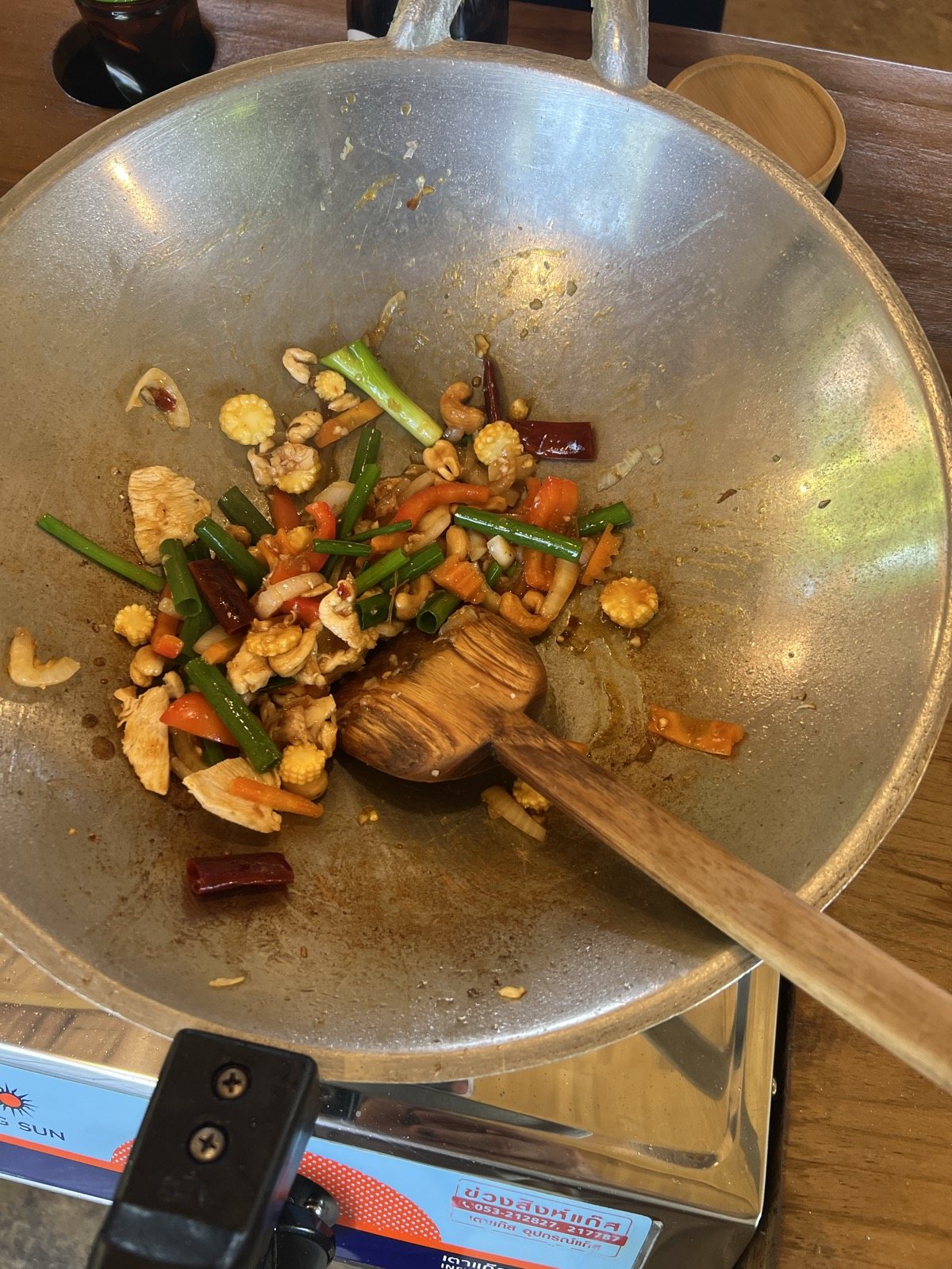 Poulet aux noix de cajou sauté au wok